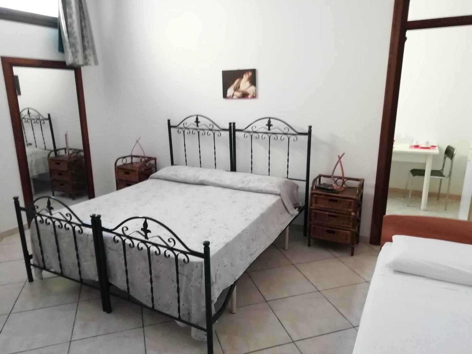 Bed and Breakfast Residenza Del Sole Surbo Екстер'єр фото