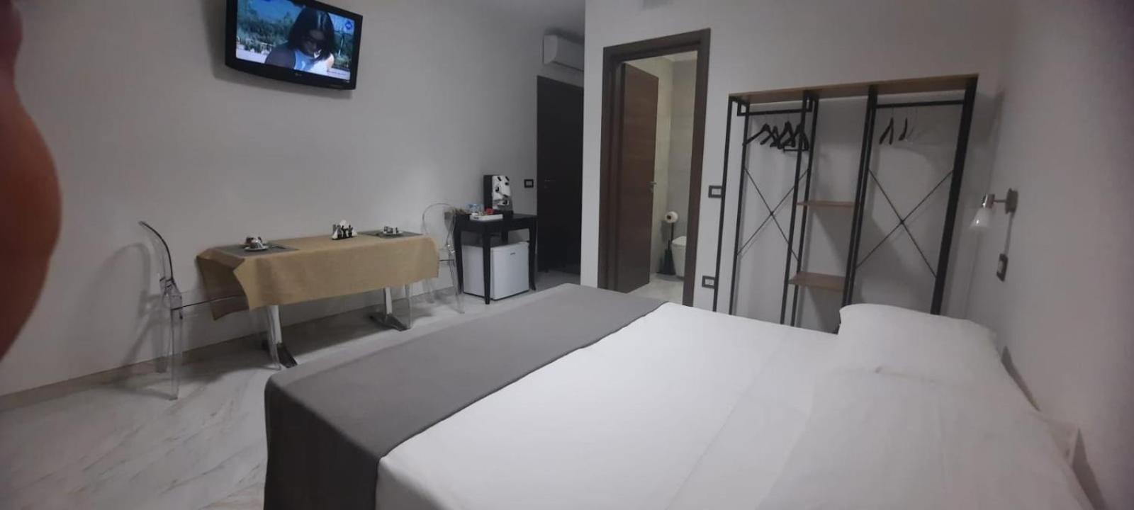 Bed and Breakfast Residenza Del Sole Surbo Екстер'єр фото