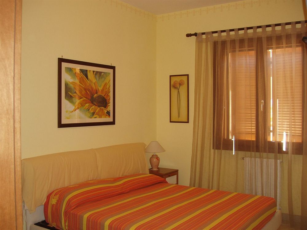 Bed and Breakfast Residenza Del Sole Surbo Екстер'єр фото