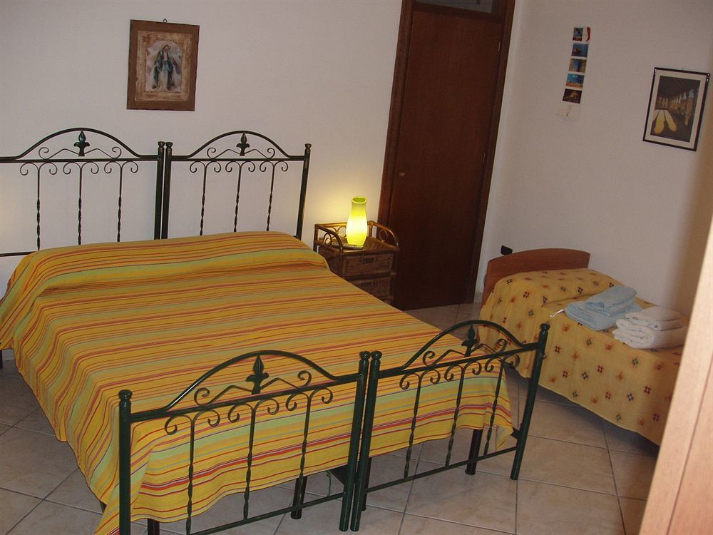 Bed and Breakfast Residenza Del Sole Surbo Екстер'єр фото